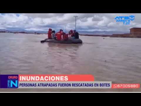 Algunas personas tuvieron que ser rescatadas en bote por las inundaciones en Oruro