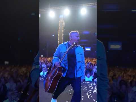 Jesus é Rei! Nessa ninguém ficou parado. #shorts #fernandinho