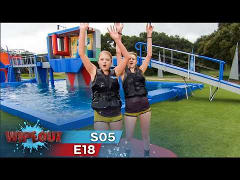 It's Familw Wipeout Time! | Wipeout USA | Season 5 Episode 18