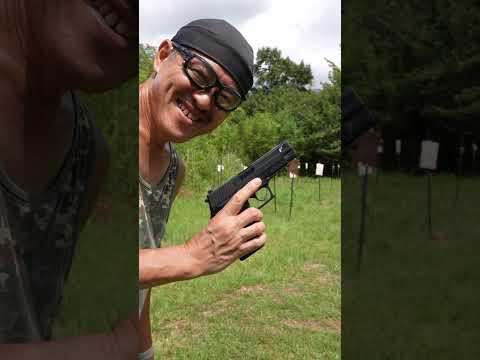 【屋外レビュー】東京マルイ SIG P226E2 再販！リアルなブローバックを体感せよ！#東京マルイ #SIGP226E2 #ガスブロ #エアガンレビュー #再販モデル #ガスブローバック