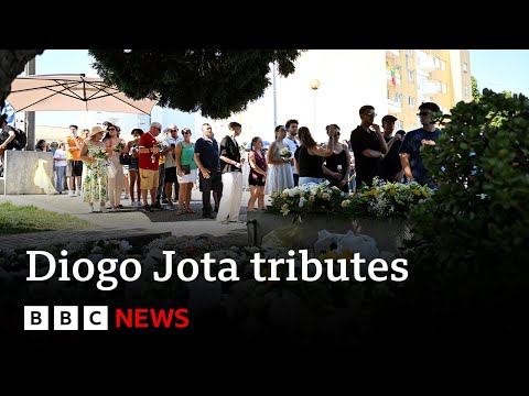 Mourners gather for Diogo Jota's public wake in Portugal | BBC News