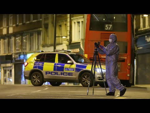 Londres : un homme abattu par la police après avoir poignardé trois personnes