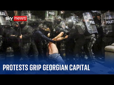 Georgia: Police use water cannon and tear gas against protesters opposing 'foreign agent' bill