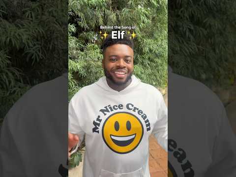 He’s an Elf on the Shelf!!! #ChristmasInTheCity #Shorts #HolidayOnShorts