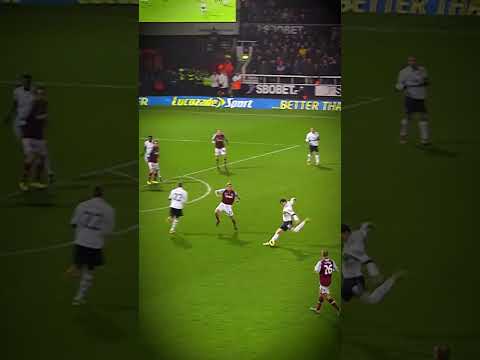 <strong>5</strong> JOGADORES QUE MARCARAM GOLS <strong>DE</strong> DISTÂNCIAS ABSURDAS! 😱🚀⚽