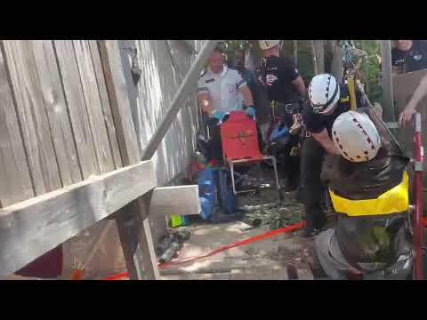 תיעוד: חילוץ אישה מבור בעומק של כ-6 מטרים בבנימינה