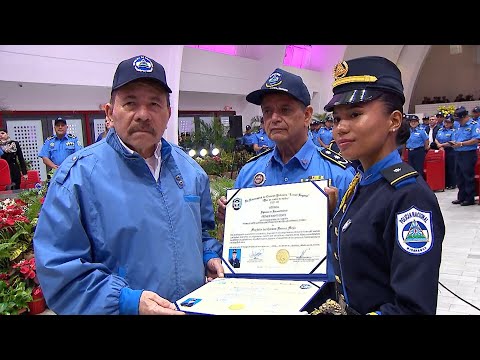 Vice presidenta Rosario Murillo celebra a una policía que avanza en equidad de genero
