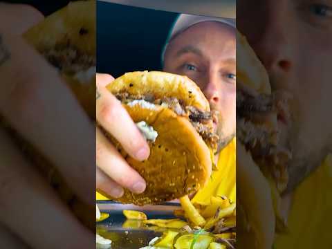 Eating Doner in my BOILING HOT Car 🥙🚗 #mukbang #asmr