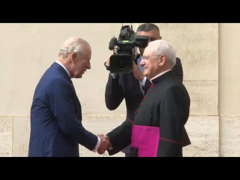 Charles III arrives at Vatican for historic prayer with Pope Leo XIV | AFP