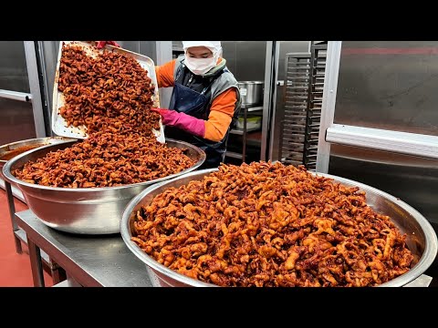 무뼈닭발만 하루 1톤씩 판매! 닭발공장의 압도적인 무뼈닭발 대량생산 과정 Korean spicy chicken feet mass making process - Korean food