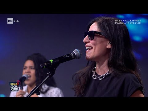 Paola Turci con "Fatti bella per te" - Radio2 Social Club 27/10/2023