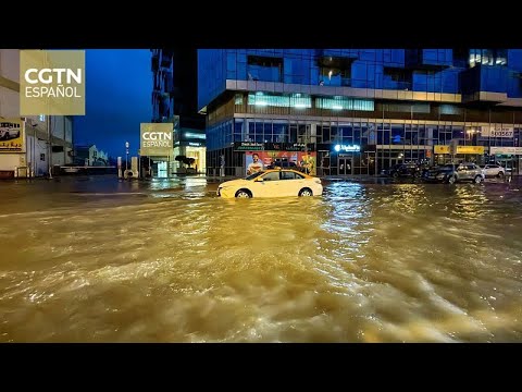 Dubái recibe toda la lluvia de un año en 12 horas