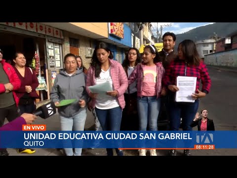 Padres de familia de la Unidad Educativa San Gabriel denuncian irregularidades en los cupos