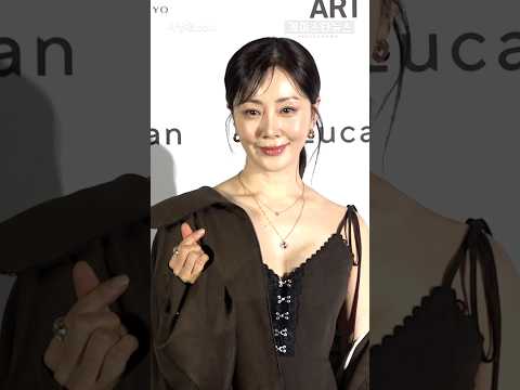 '서울패션위크' 오나라, 고혹적 쇄골 <strong>라인</strong> 돋보이는 감각적 스타일링 [K직캠] #오나라 #서울패션위크 #직캠