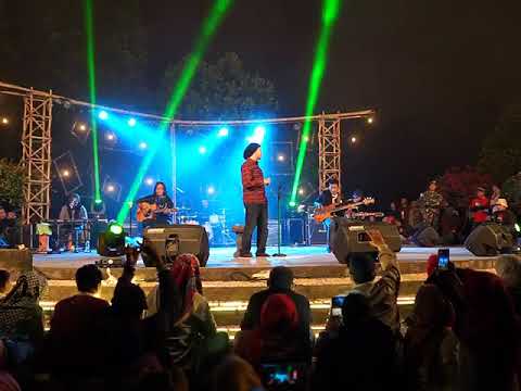 Letto - Lubang Di Hati // LIVE