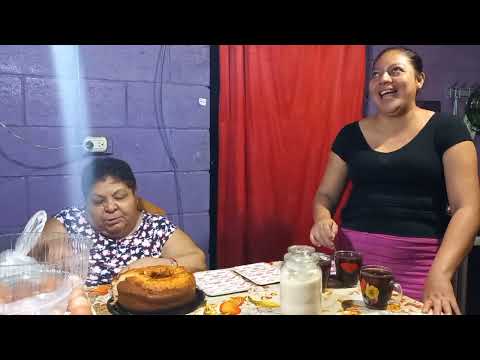 Disfrutando Una Magdalena Gracias A Niña Luzma // El Salvador 4x4