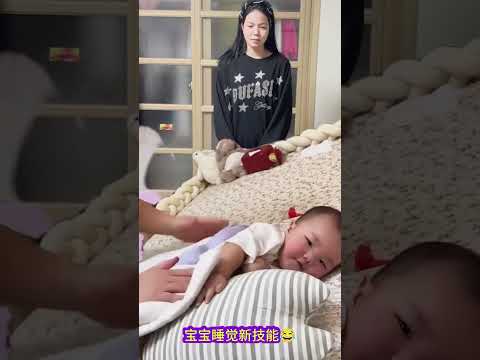 sweet, well-behaved <strong>baby</strong> playing <strong>with</strong> dad🤤🤤😋😍😍😘아기가 아빠와 함께 얌전히 노는 모습.