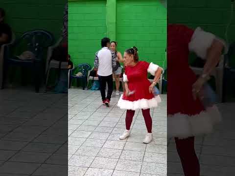 #bailando #ElSalvador #dance #viralreelsfb #SoySalsero #fblifestyle #quinceañera #cumbia #humor