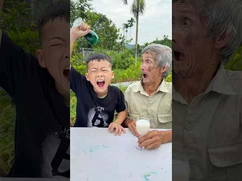 Hai ông cháu trêu trọc nhau siêu dễ thương p2 😂😱👶🏻♥️👴 #shorts #cute
