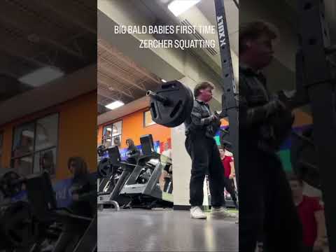 Bodybuilder Poops His Pants While Squatting 😳