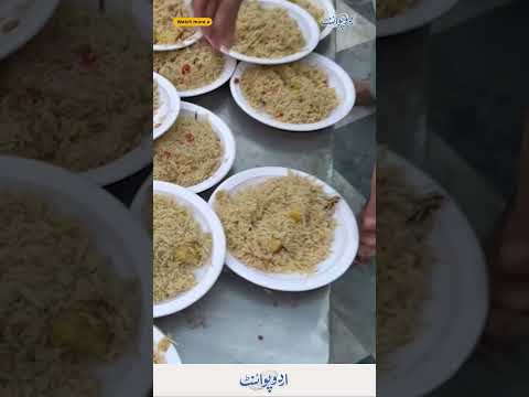 Multan's Grand Iftar: Rich & Poor Sit Together At Same Table, With 5,000 People Sharing A Meal Daily