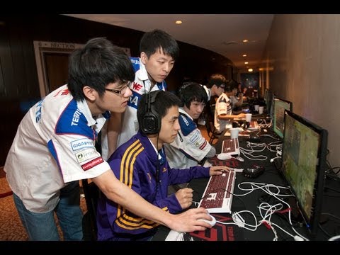 World Elite vs.Team Dynamic - Game 1 - IPL Face Off