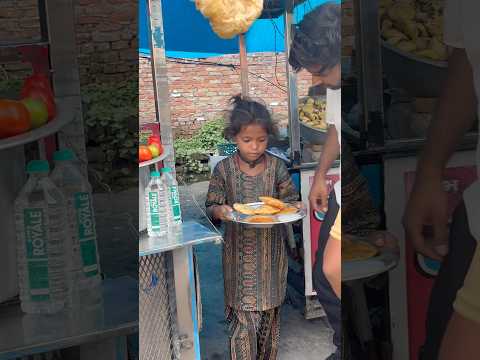 बिटिया को भूख लगी थी 😭❤️ #humanity #respect #helping #trending #viralvideo #youtubeshorts 🙏