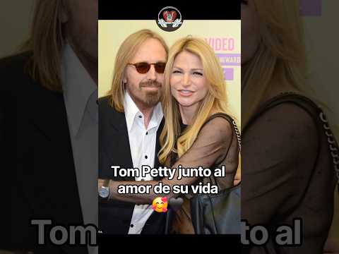 Recordando al gran Tom <strong>Petty</strong> junto a su esposa Dana 🖤 #rock #tompetty #couple #love