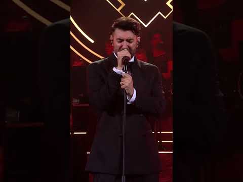 Suntem veșnic îndrăgostiți de voi! La mulți ani tuturor femeilor! 🌷💜 #hahahaproduction