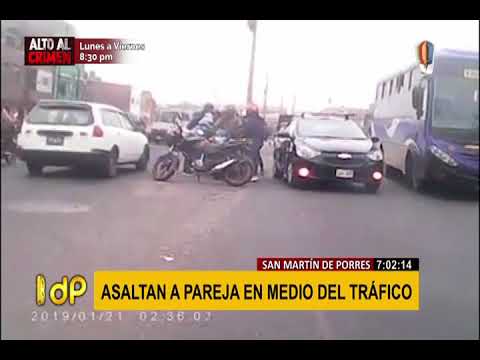 SMP: asaltan a pareja en medio del tráfico