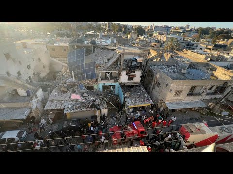 Rescuers attend site of Israeli strike on Palestinian camp in southern Lebanon | AFP