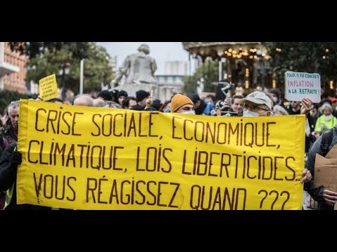 Paris : plusieurs centaines de personnes ont défilé pour la manifestation des Gilets jaunes