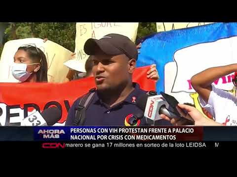 Personas con VIH protestan frente a Palacio Nacional por crisis con medicamentos
