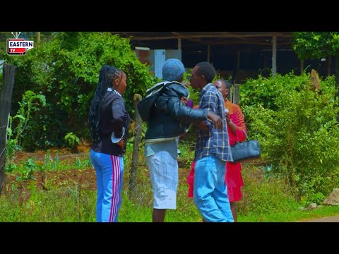 Crocodile Raised by Its Owner Turns on Him, Fight of the Year Caught on Camera🐊