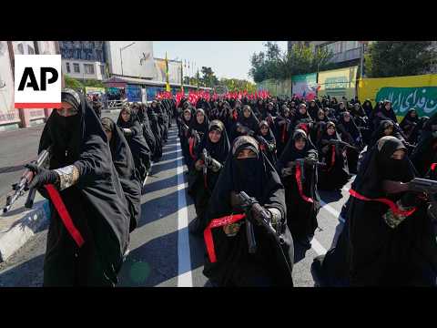 Hundreds of thousands in Iran pledge their readiness to take up arms