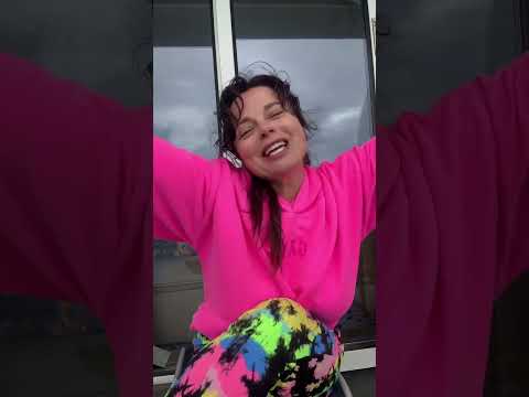 Королёва спела для Игоря Николаева.