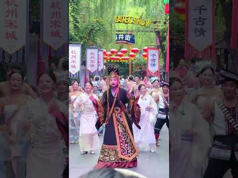 Zhou Zhiruo <strong>and</strong> Ding Minjun are in Songcheng? The Emei Sect disciples' <strong>dance</strong> skills are amazing too!