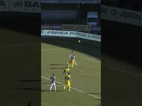 WHAT A VOLLEY GOAL! 🔥🔥 #juventus #football #shorts