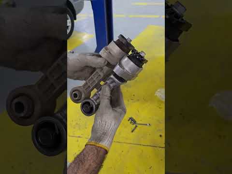 <strong>Hyundai</strong> elantra engine mounting fix #automotive #carmaintenance #garage #technology