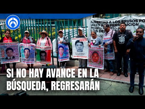 43 de Ayotzinapa: Padres de normalistas retiran plantón del Campo Militar 1