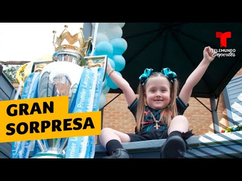 La visita del trofeo de la Premier League a una niña | Premier League | Telemundo Deportes