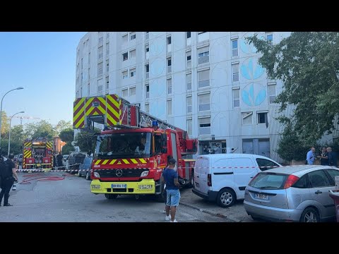 Sept morts dans un incendie à Nice: les pompiers et la police scientifique sur place | AFP Images