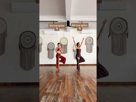 Same yoga flow, different options 🫶🏽