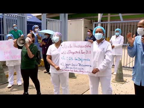 Médicos y enfermeras protestan en rechazo de unificación de la CSS y el Minsa