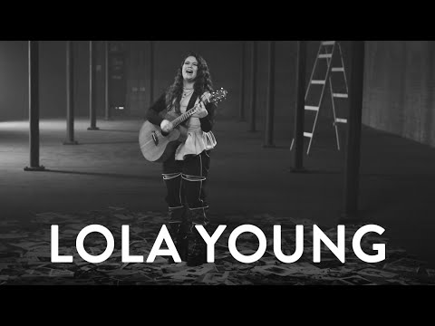 Lola Young - Fake (Acoustic) | Mahogany Session