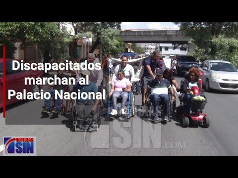 Discapacitados marchan al Palacio Nacional
