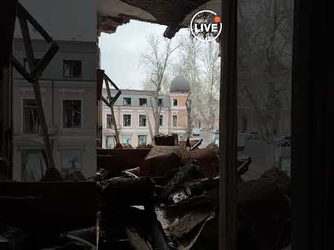 ⚡️ОДЕСА ЗАРАЗ! Дрон РОЗНІС будинок, є постраждалі