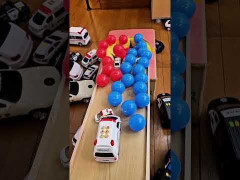 Ambulance Emergency Run! Balls Slide into a hole #救急車 #toys