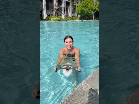 Mom, dad and Polina can swim, but Nicole can't #mamasoboliha #funny #usa #family