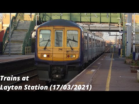 Trains at Layton Station (17/03/2021)